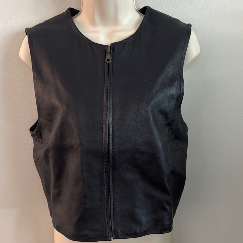 Stonebridge Women's Black Leather Zip-Front Vest Size 10 Chic Biker Classic